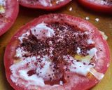 Une image de l'étape 7 de Tomates à l'ail et au summac.