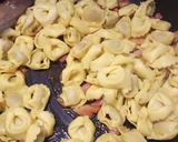 A picture of step 4 of Tortellini alla boscaiola.