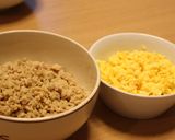 A picture of step 3 of Two-Color Soboro (Chicken and Egg).