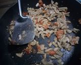 Foto langkah ke 4 dari resep Roti tawar isi usus pedas.