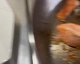 Foto del paso 3 de la receta: Salmón con salsa verde de tomate y aguacate