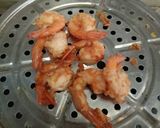 รูปขั้นตอนการทำที่ 2 ของ ผัดเปรี้ยวหวานกุ้งกรอบ