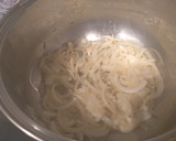 Foto del paso 1 de la receta: Sopa de chirivía y cebolla caramelizada