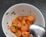 Une image de l'étape 1 de Brochettes de melon et coppa.