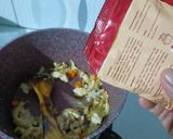 Foto langkah ke 2 dari resep Tumis ayam giling.