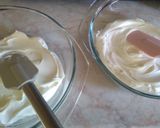 Fehér csokis-nutellás-kekszes kanalas desszert recept fázis 2 fotója
