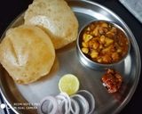 A picture of step 4 of Chole bhature.