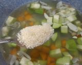 Foto langkah ke 5 dari resep Mamaci Sayur Sup Oyong Sederhana.