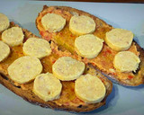 Foto del paso 5 de la receta: Tostadas con tomate y butifarra de huevo