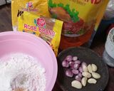 Foto langkah ke 1 dari resep Kue Bawang Gunting.