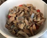 Une image de l'étape 10 de Salade de pommes de terre aux harengs, légumes et câpres.