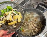 A picture of step 3 of Japanese Suiton Soup.