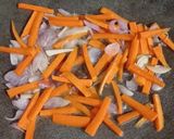 Foto langkah ke 2 dari resep Tumis Bayam Tahu Wortel.
