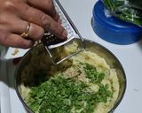 A picture of step 3 of Aloo paratha.