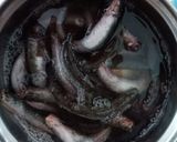 Hình bước làm 1 của món Cá kèo kho lá chanh