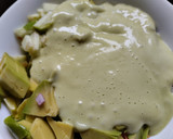Foto del paso 3 de la receta: Ensalada de manzana verde, zanahoria, cebolla morada, aguacate y mayonesa casera🍏🥑🧅🥕