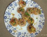 A picture of step 5 of Rava puri chat.