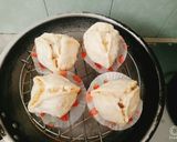 Hình bước làm 3 của món Bánh bao cười
