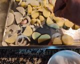 Foto del paso 4 de la receta Alitas al horno con patatas y cebolla