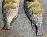 Foto del paso 2 de la receta: Dorada al horno con limón