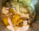 Foto del paso 5 de la receta: Sopa eslovaca de ajo, patata y queso en pan