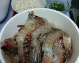 Foto langkah ke 1 dari resep Udang Tumis kemangi super simpel.