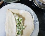 A picture of step 1 of Pyaj paratha.