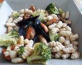 Foto del passaggio 3 della ricetta Malloreddus con broccoli, cozze e bottarga di muggine