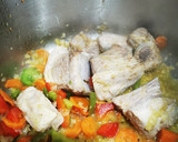 Foto del paso 3 de la receta: Patatas Guisadas con Costillas