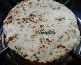 A picture of step 5 of Spicy Rice Roti.