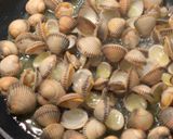 A picture of step 6 of Cockles, mini tomatoes, pasta.