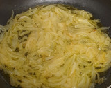 Foto del paso 2 de la receta: Tortilla de patatas con cebolla caramelizada