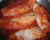 Foto del paso 3 de la receta: Gallineta con tomate y gambas
