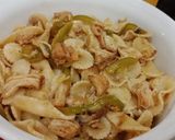 A picture of step 4 of Chicken macaronies.