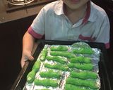 Hình bước làm 5 của món Bánh quy ngón tay kinh dị