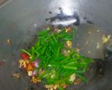 Foto langkah ke 6 dari resep Tumis Kucai Teri Medan.