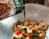 Foto langkah ke 5 dari resep Mie Goreng Lada Hitam.