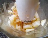A picture of step 1 of Apple -Cinnamom Tea.