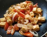 A picture of step 3 of Paneer Naan Pizza.