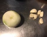 Une image de l'étape 1 de Marinade au cognac moutarde, herbes, épices et légumes (pour gibier).