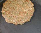 A picture of step 4 of Turai jowar flour chilla.