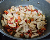 Foto del paso 3 de la receta: Pollo con tomate