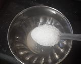 A picture of step 5 of 7 spoon unique cake.