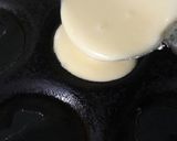 A picture of step 6 of Custard Flavoured Dora Cakes.