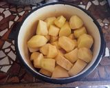 Foto del paso 3 de la receta: Puré con bistec de panita ensalada habas con cebolla