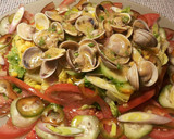 Foto del paso 7 de la receta: Ensalada imperial con vinagreta de almejas y mostaza