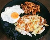 รูปขั้นตอนการทำที่ 6 ของ หนังไก่ผัดสามเกลอ,เส้นแก้ว,ผักกาดขาวผัดน้ำมันงา,ไข่ดาว - คีโต