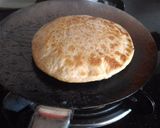 A picture of step 4 of Leftover laddu paratha.