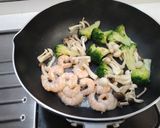 蝦仁菇菇炒蛋早午餐盤的食譜步驟3照片