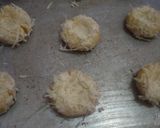 Foto langkah ke 4 dari resep Strawberry Thumbprint Cookies.